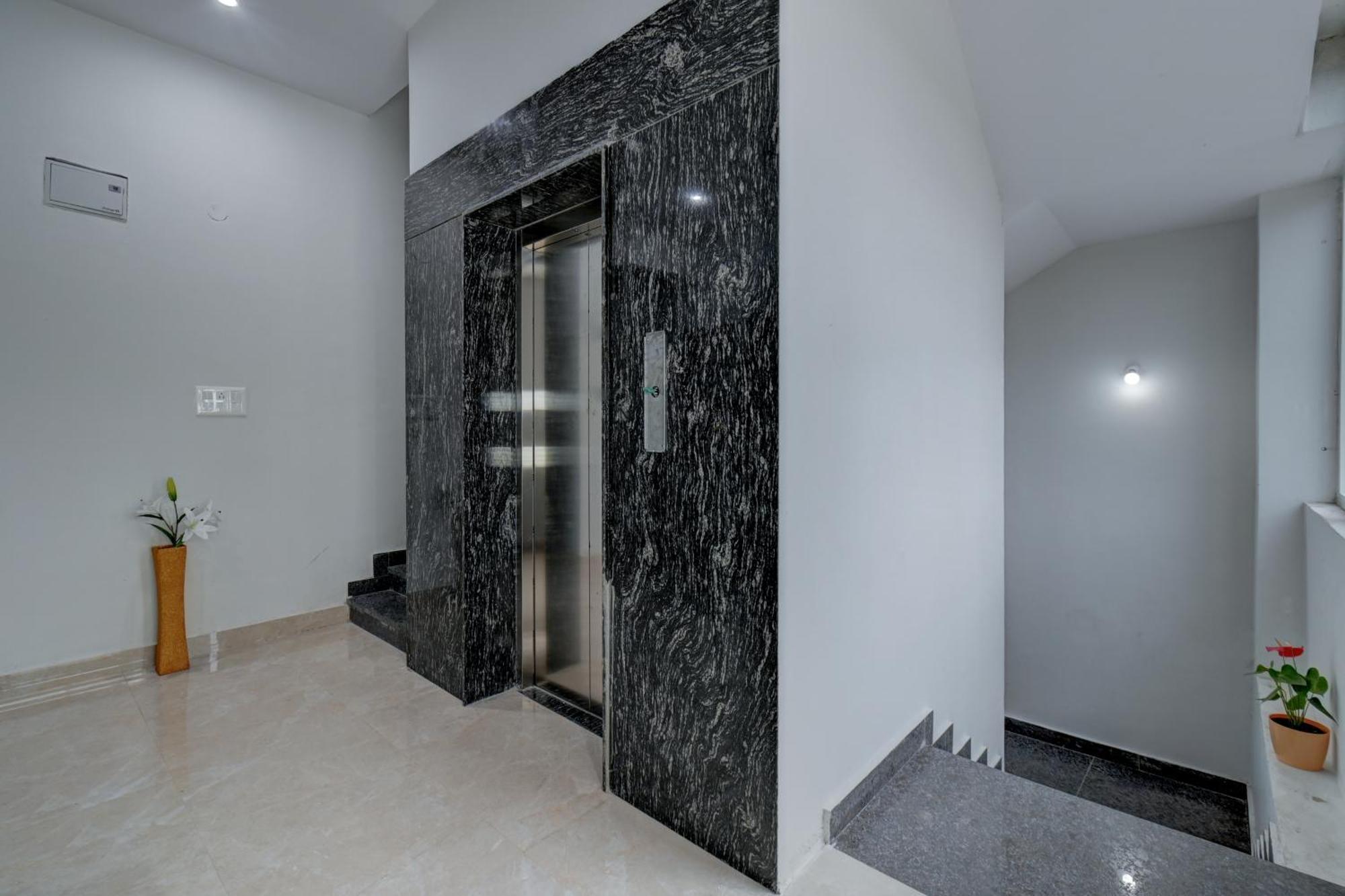 Hotel Cloud 9 Luxury Stay Мисор Екстериор снимка