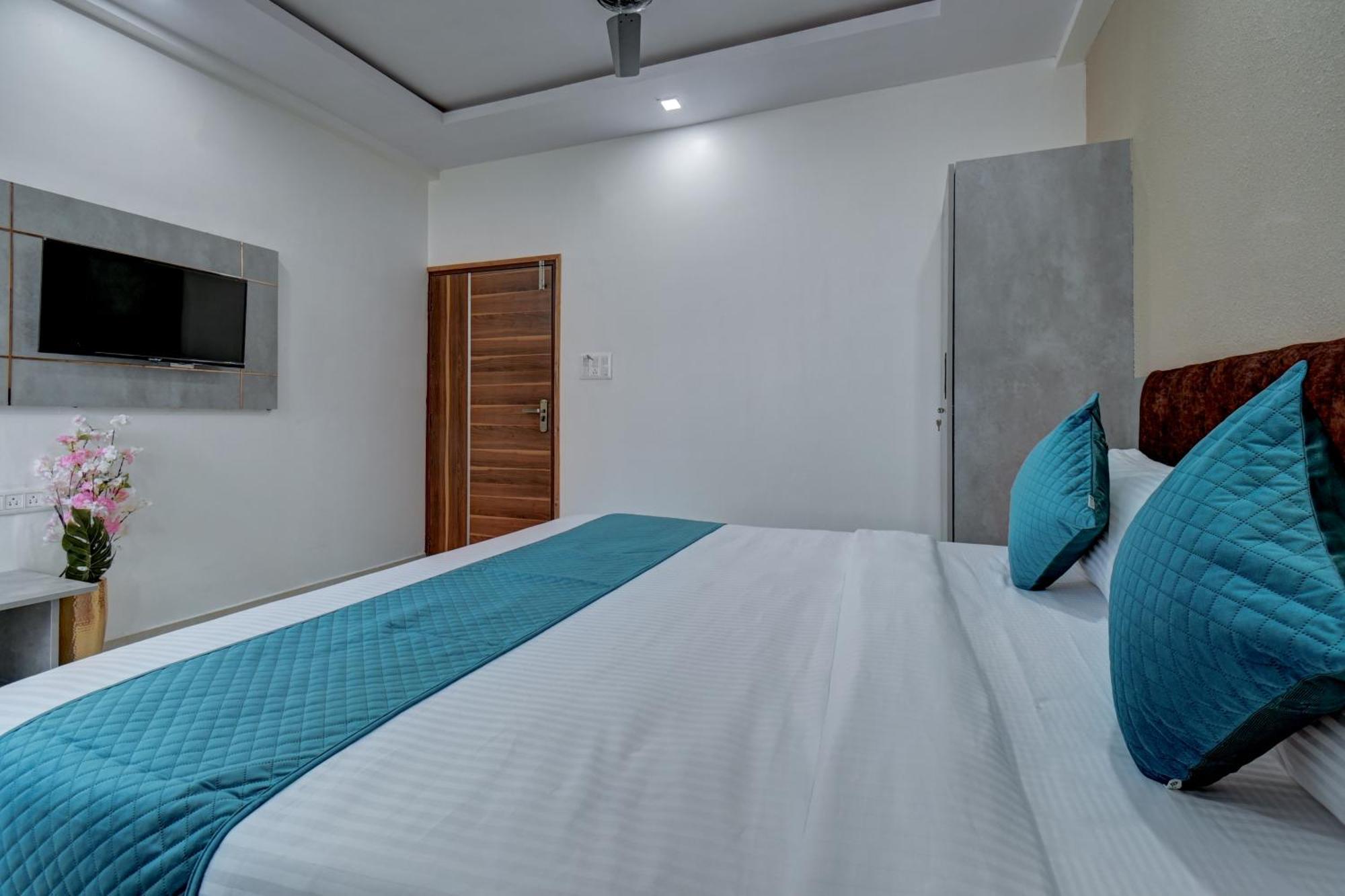 Hotel Cloud 9 Luxury Stay Мисор Екстериор снимка