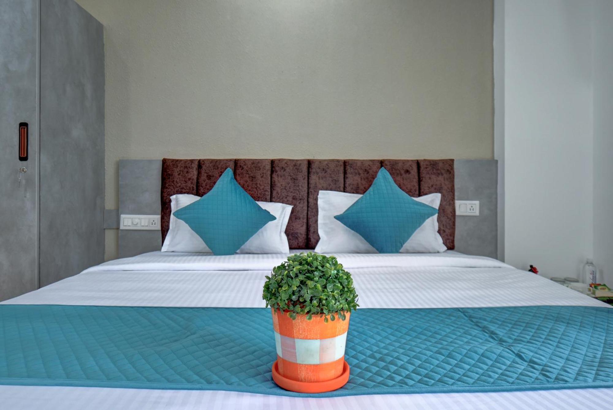 Hotel Cloud 9 Luxury Stay Мисор Екстериор снимка