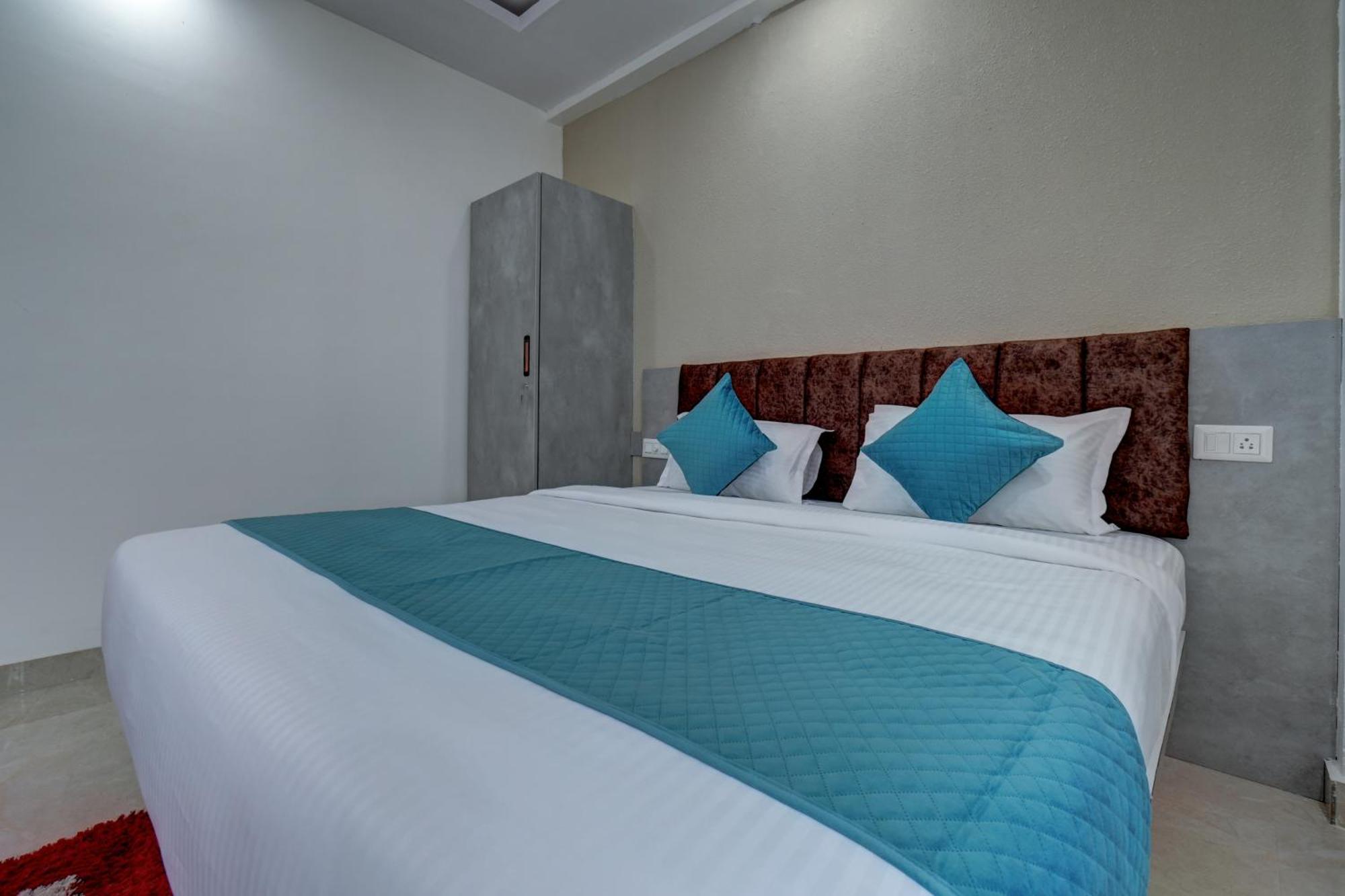 Hotel Cloud 9 Luxury Stay Мисор Екстериор снимка