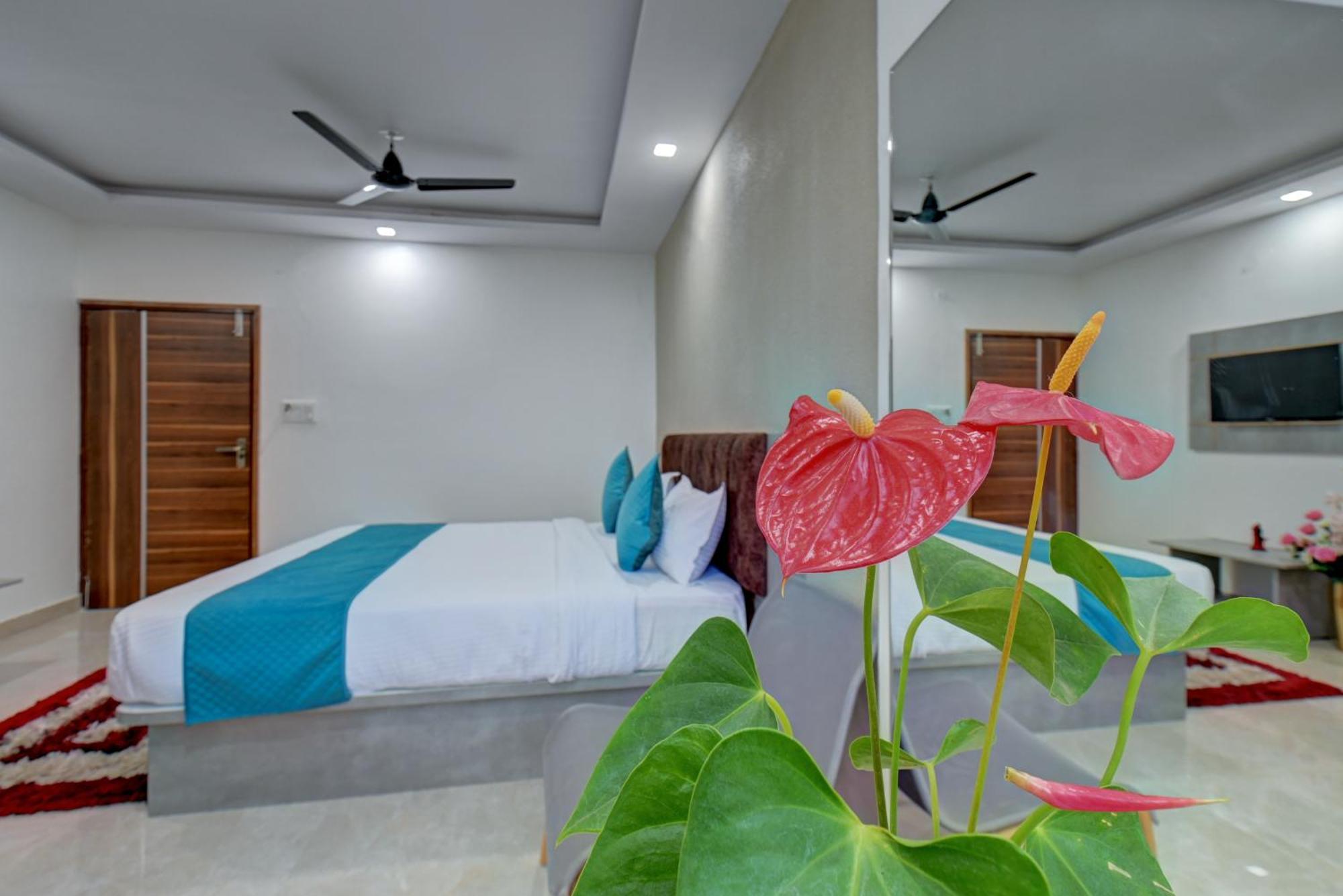 Hotel Cloud 9 Luxury Stay Мисор Екстериор снимка