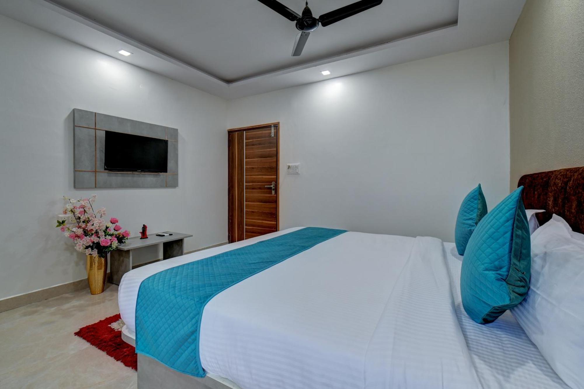 Hotel Cloud 9 Luxury Stay Мисор Екстериор снимка